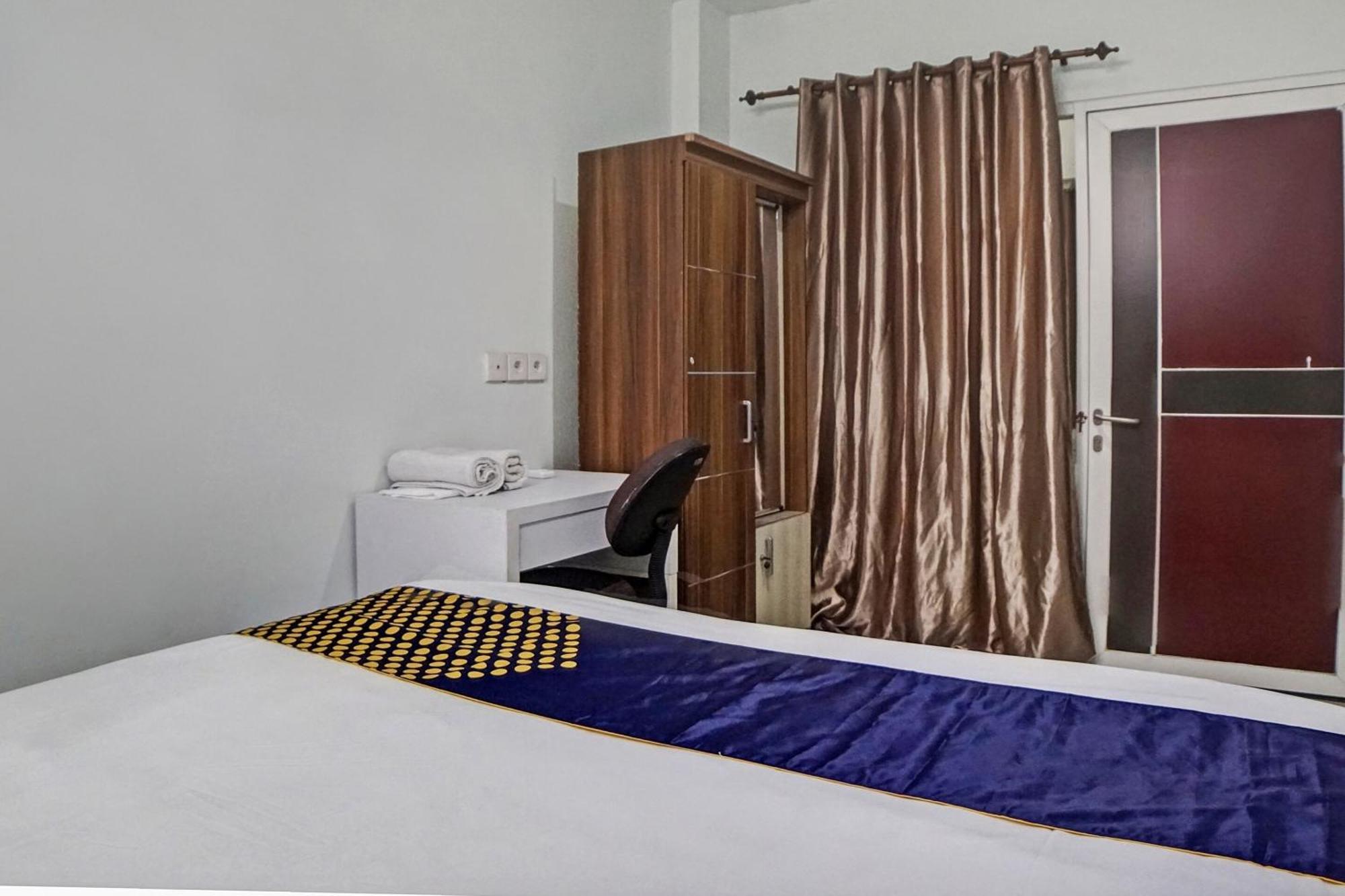 מדאן Spot On 92822 Finest House Near Amplas Bus Terminal מראה חיצוני תמונה
